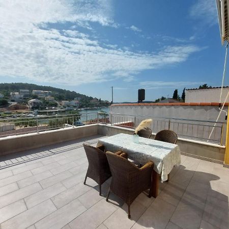 Guest House Sandra Tisno Exterior foto