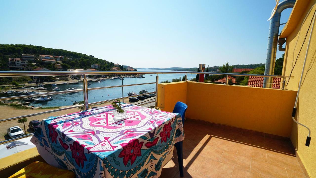 Guest House Sandra Tisno Exterior foto