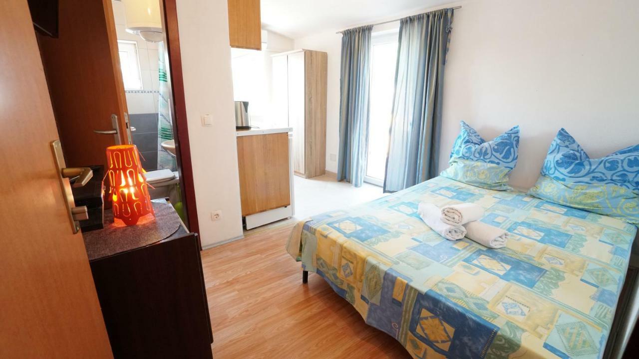 Guest House Sandra Tisno Exterior foto