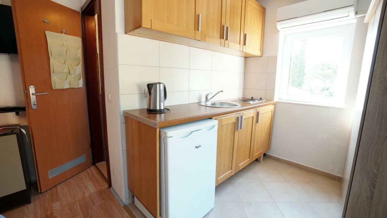 Guest House Sandra Tisno Exterior foto